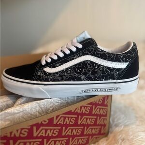 Vans limited edition Cho hospital bear. W10.5- M9